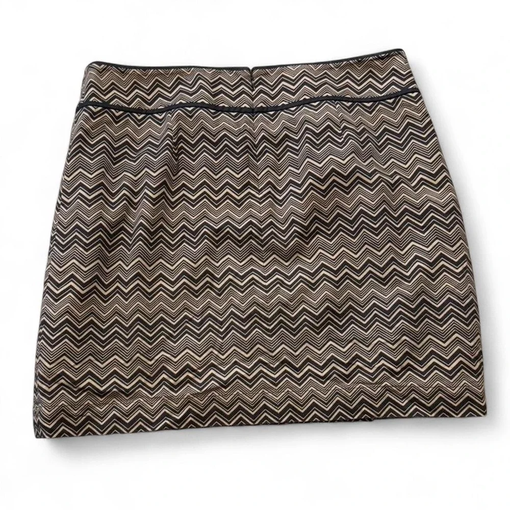 LOFT‎ Black & Tan Chevron Mini Skirt, Women's Size 12